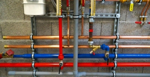 Comment choisir une Dommages Ouvrage pour des travaux de plomberie ?