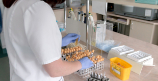 Laboratoire d’analyse médicale et biologiste : votre RC Pro au meilleur prix