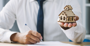 Peut-on acheter seul un bien immobilier quand on est marié ?