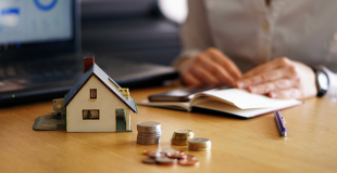 Divorce, séparation : comment financer le rachat des parts de la maison ?