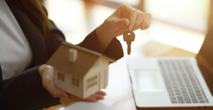 Promesse d'embauche et prêt immobilier : est-ce suffisant pour décrocher un crédit ?