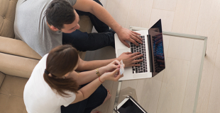 Peut-on racheter un crédit à son conjoint (marié ou Pacsé) ?