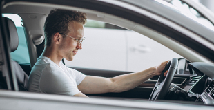 Assurance auto fonctionnaire : quels avantages attendre ?