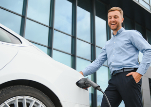 Crédit auto pour voiture électrique : Top 10 et comparatif 2025 !